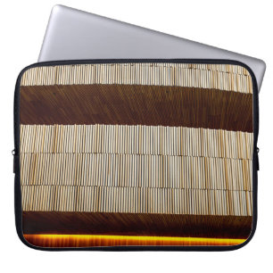 Zwarte en witte gestreepte textielstof laptop sleeve