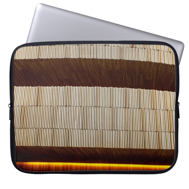 Zwarte en witte gestreepte textielstof laptop sleeve (Voorkant)