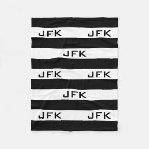 Zwarte en witte gestremde monogram deken