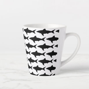 Zwarte en witte haaienvangers latte mok