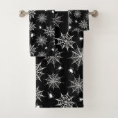 Zwarte en witte halloween Spiders Cobwebwebben Bad Handdoek (Insitu)