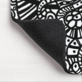 Zwarte en witte handbeschilderde doodles muismat (Hoek)