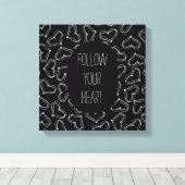 Zwarte en witte harten canvas afdruk (Insitu (Houten vloer))