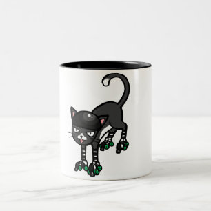 Zwarte en witte kat op Rollerskates Tweekleurige Koffiemok