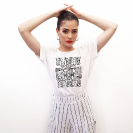 Zwarte en witte kattenmoeder met kattenpoten t-shirt