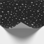 Zwarte en witte kerstsnowflakes cadeaupapier (Hoek)