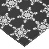 Zwarte en witte kerstsnowflakes tafelkleed (Gekanteld)
