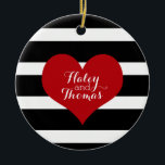 Zwarte en witte kerstversiering keramisch ornament<br><div class="desc">Show je liefde met dit prachtige zwart-wit gestreepte kerstornament. Dit sluit mooi aan bij ons vrijgezellenfeest collectie! Ga voor meer informatie naar tohttp://www.zazzle.com/collections/black_and_white_bridal_shower_invitations-119843443331350147</div>