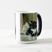 zwarte en witte keuken tongen tikken uit magische mok (Voorkant rechts)