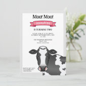 Zwarte en witte Koe met roze Boerderij op de werf Kaart (Staand voorkant)