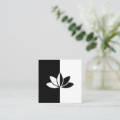 Zwarte en witte Lotus Flower Vierkante Visitekaartje (Staand voorkant)