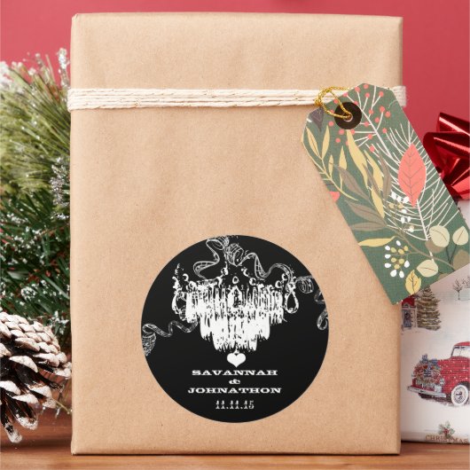 Zwarte en witte luchters bruiloft ronde sticker (Feestdagen)