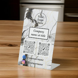 Zwarte en witte marmer reclamebord met voetstuk