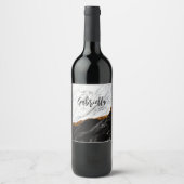 Zwarte en witte marmer wijn etiket (Voorkant)