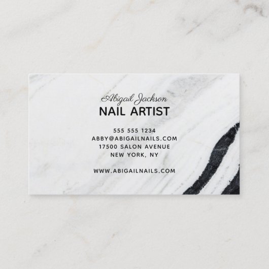 Zwarte en witte marmernagels op naam visitekaartje (Achterkant)