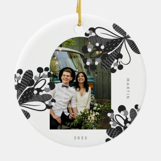 Zwarte en witte mistletoe-paren Kerstmis Keramisch Ornament (Achterkant)