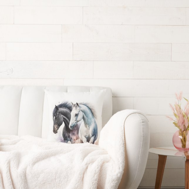 Zwarte en witte paarden in Waterverf Kussen (Bank)