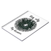 Zwarte en witte panorama stad onder de maan notitieboek (Linkerzijde)