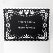 Zwarte en witte papel picado liefhebbers bruiloft drieluik uitnodiging (Binnenzijde eerst)