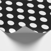 Zwarte en witte poka Dots Birthday Party Cadeaupapier (Hoek)
