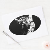 Zwarte en witte Pop Art Tiger Ovale Sticker (Envelop)
