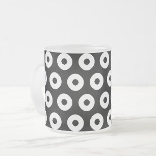 Zwarte en witte ringen matglas koffiemok