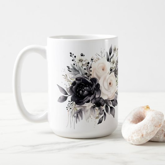 Zwarte en witte rozen op wit koffiemok (Met donut)