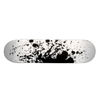 zwarte en witte schaatsen skateboard