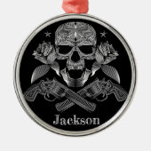 Zwarte en witte schedel en Pistolen Metalen Ornament (Voorkant)