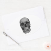 Zwarte en witte schedel ovale sticker (Envelop)