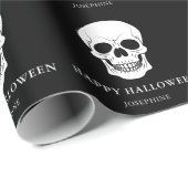 Zwarte en witte schedels Happy Halloween Custom Na Cadeaupapier (Rol Hoek)