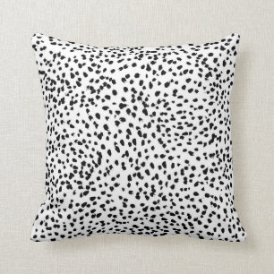 Zwarte en witte schilderige dalmatische vlekken kussen