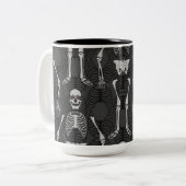 Zwarte en witte skeletten Halloween Mok (Voorkant links)