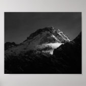 Zwarte en witte sneeuwberg poster (Voorkant)
