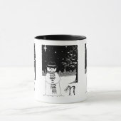 zwarte en witte sneeuwpop , gekleed voor kerstmis mok (Midden)