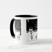 zwarte en witte sneeuwpop , gekleed voor kerstmis mok (Voorkant links)