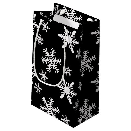 Zwarte en witte sneeuwvlokken klein cadeauzakje (Achterkant Gekanteld)