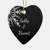 Zwarte en witte sneeuwvlokken winterbruiloft keramisch ornament (Links)