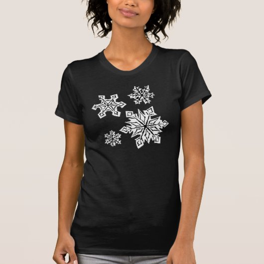 ZWARTE EN WITTE SNOWFLAKEN T-SHIRT (Voorkant)