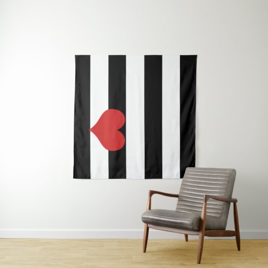 Zwarte en witte strepen met rood hart wandkleed (In Situ (horizontaal))