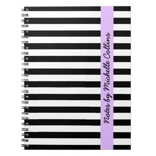 Zwarte en witte strepen paarse gepersonaliseerde n notitieboek (Voorkant)