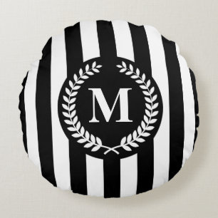 Zwarte en witte strepen rond kussen