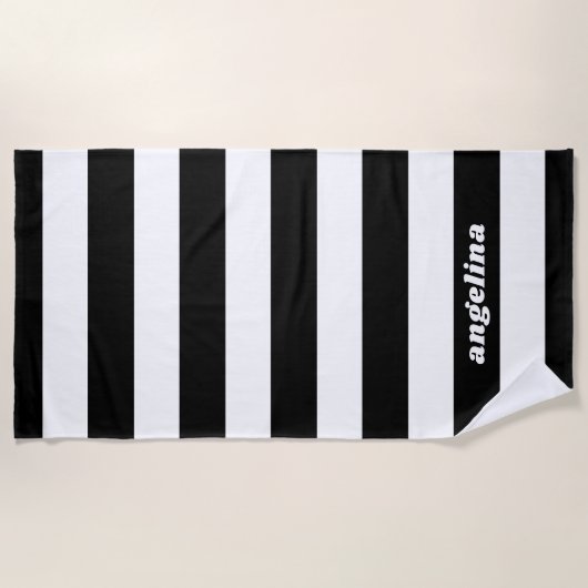 Zwarte en Witte Striped Pattern Modern Name Strandlaken (Voorkant)