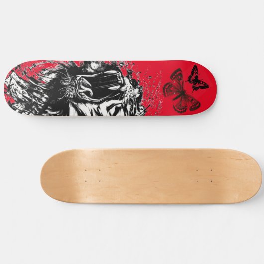 ZWARTE EN WITTE TIGER SKATEBOARD IN ROOD (Horizontaal)