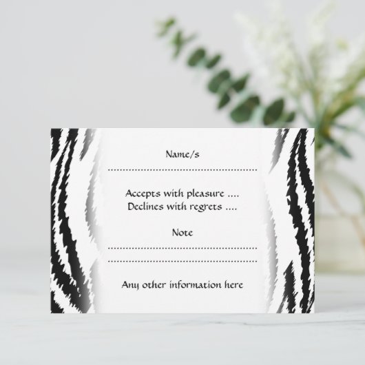Zwarte en witte tijgerafdrukken. Tijger patroon. RSVP Kaartje (Staand voorkant)