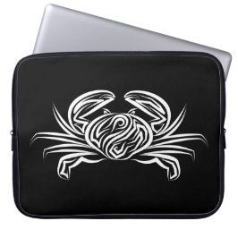 Zwarte en witte tribale krab laptop sleeve
