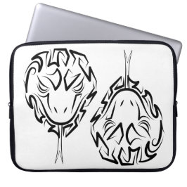 Zwarte en witte tribale slang laptop sleeve