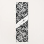 Zwarte en witte tropische bladeren met naam en gli yogamat (Voorkant)