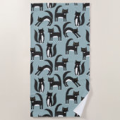 Zwarte en witte Tuxedo-katten Strandlaken (Voorkant)