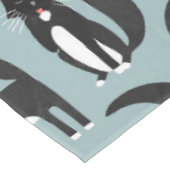 Zwarte en witte Tuxedo-katten Tafelkleed (Gekanteld)